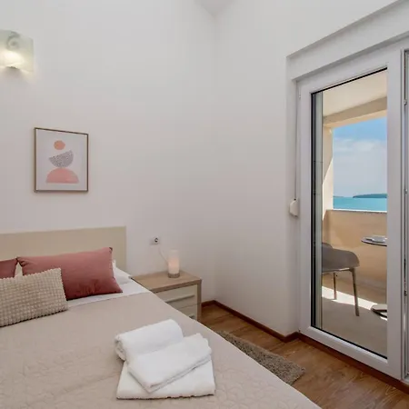 Tesa In Medulin With Sea View Villa