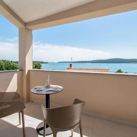 Villa Tesa In Medulin With Sea View