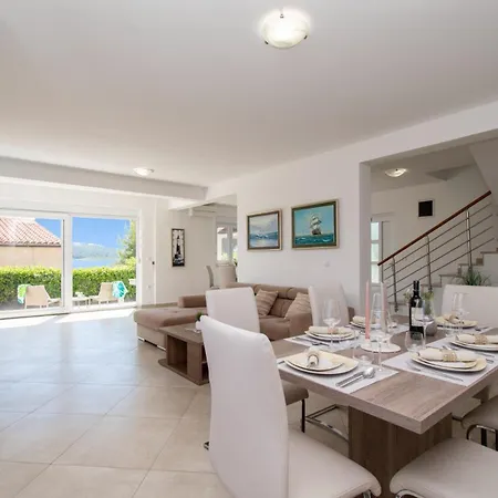 Tesa In Medulin With Sea View Villa Pomer